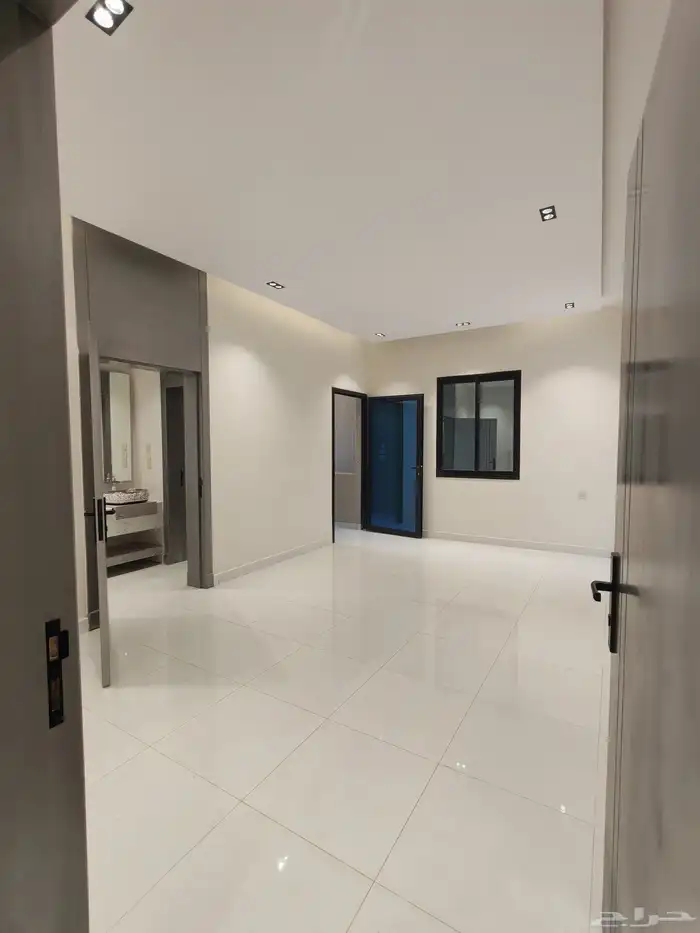 للبيع بحي التحليه شقق تمليك علوي ب 520 الف سطح خاص مصعد شغال 9