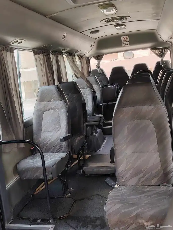 للبيع باص كاونتي 2015 راكب 30 8