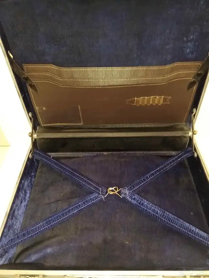 شنطة تراثية عمرها اكثر من 40 سنه 5