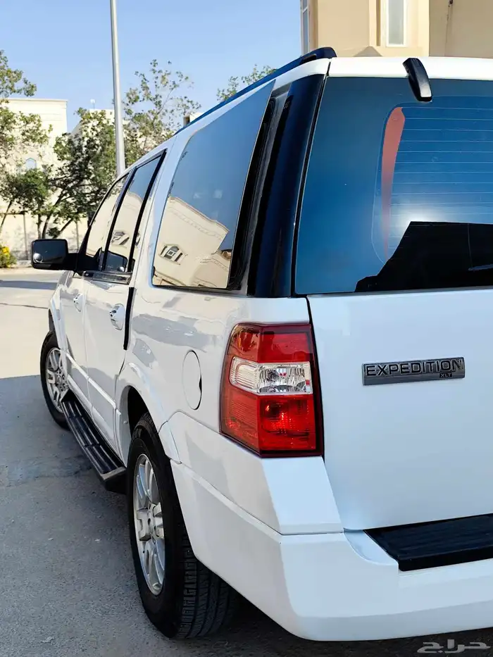 للبيع فورد اكسبديشن عائلية نظيفة بالاحساء 34