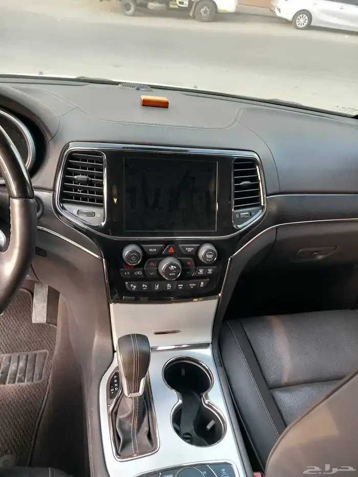 جيب شيروكي 7