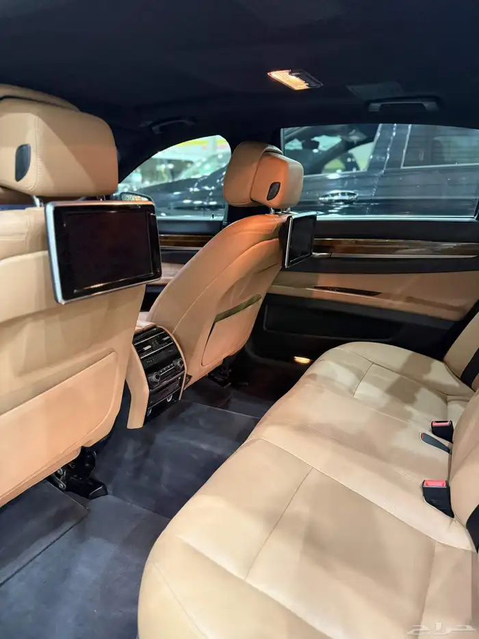 بي ام دبليو - 2015 - 740 - فل كامل 12