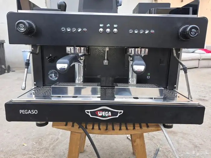 مكينه قهوة ايطاليه مع مطحنه شبه جديد استخدام 4 شهر 1