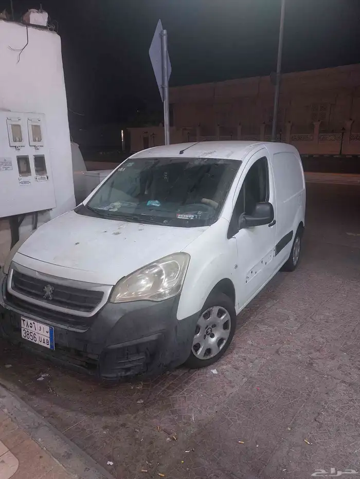 باص بيجو مديل 2016 مستعمل نظيف للبيع ع السوم او قابل للبدل 1