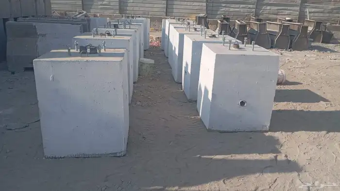 حواجز خرسانية نيوجرسي سفتي قواعد انارة مناهل مضلات 0