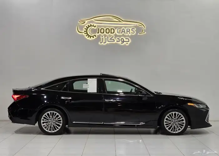 تويوتا افالون موديل 2021 بحاله ممتازه 1