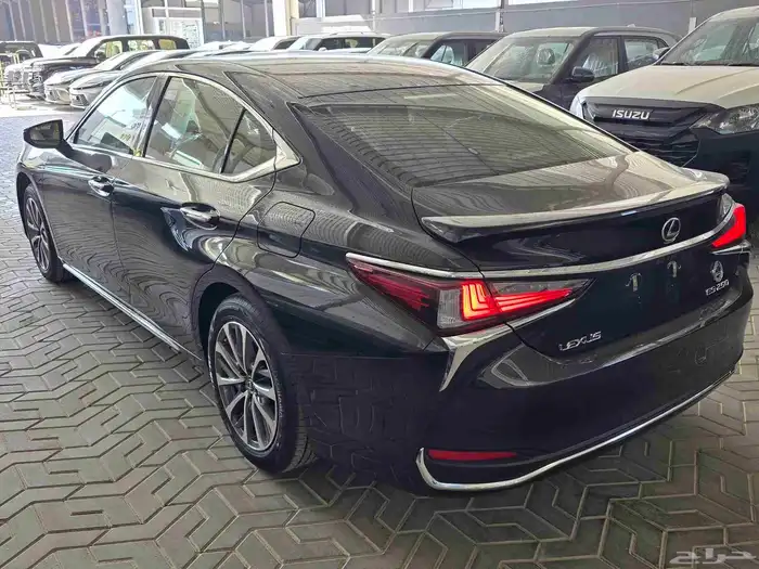 لكزس ES 250 AA موديل 2025 وارد الساير كتيب ضمان 3