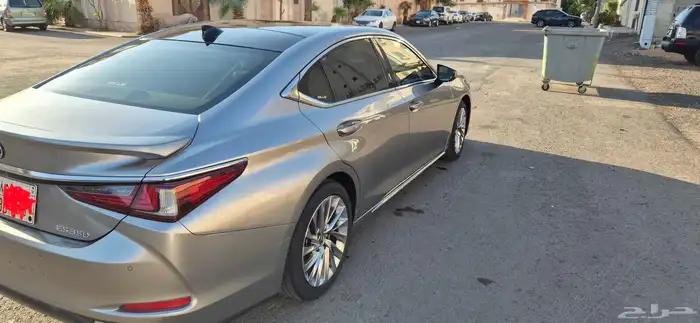 لكزس ES350 موديل 2021 1