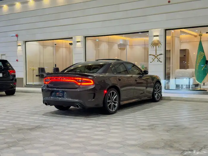 تشارجر RT 2022 V8 سعودي تحت الضمان بحاله الوكاله 5