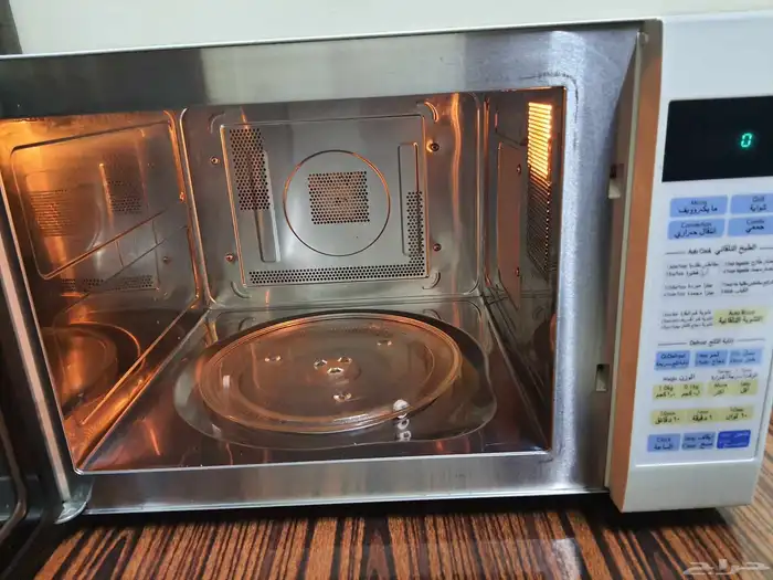 مكرويف ال جي شبه جديد بفرن حجم كبير للبيع بالدمام 1