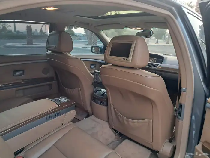 بي ام دبليو730الفئه المرغوبه فل كامل ممشى قليل وكاله 12