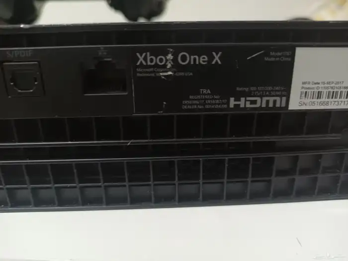 Xbox One X 3