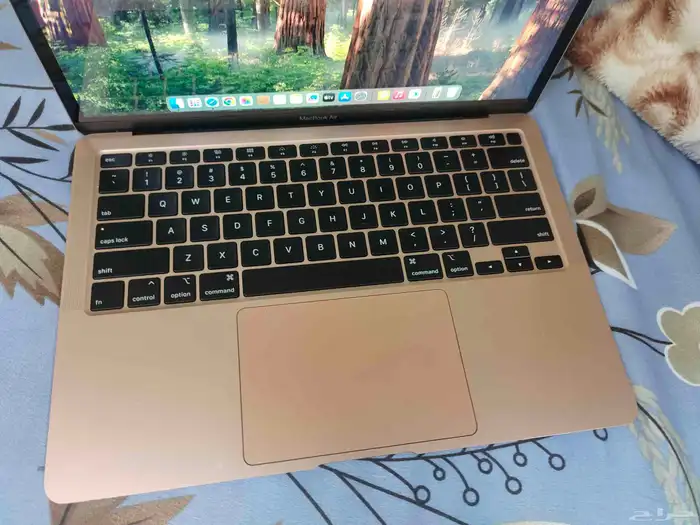 MacBook Air M1 2020 With Charger Excellent condition 4