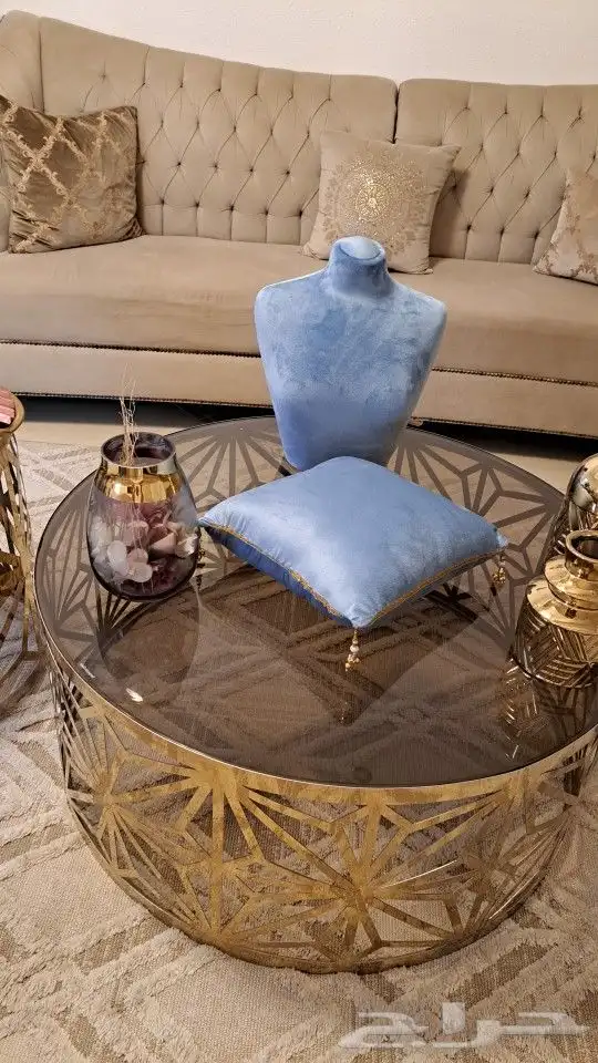 مانيكان نسائي للمجوهرات مع مخده لعرض التاج والذهب الفخم 6