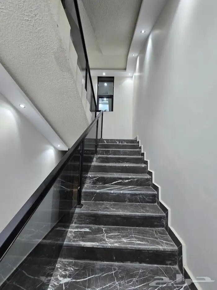 للبيع روف علوى مع ملحق مدخل مستقل 9غرف بأبها المحالة قرطبة 4