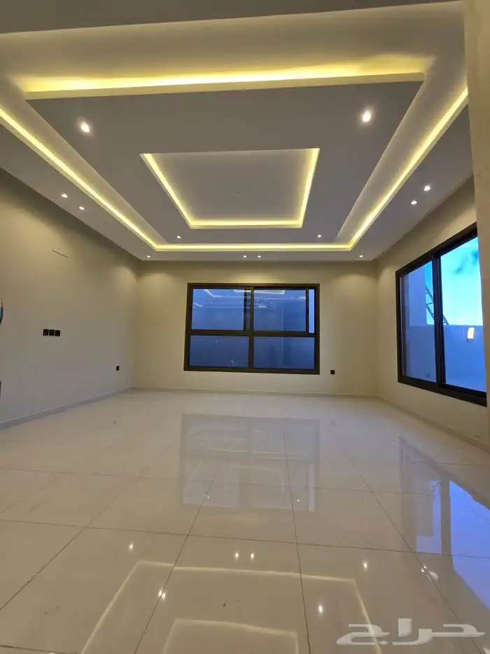 للبيع فيلا مودرن VIP دورين وملحق وسط الخدمات بحي درة الموسي 37