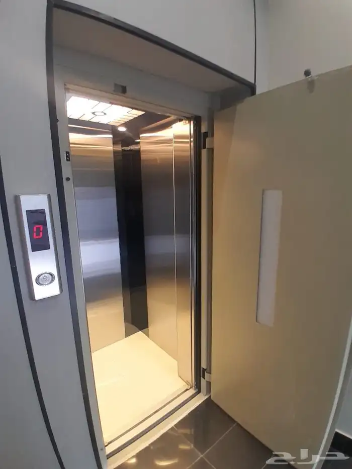 للبيع شقه دور ثاني مع سطح المصعد شغل بالمحاله بسعر 520الف 2