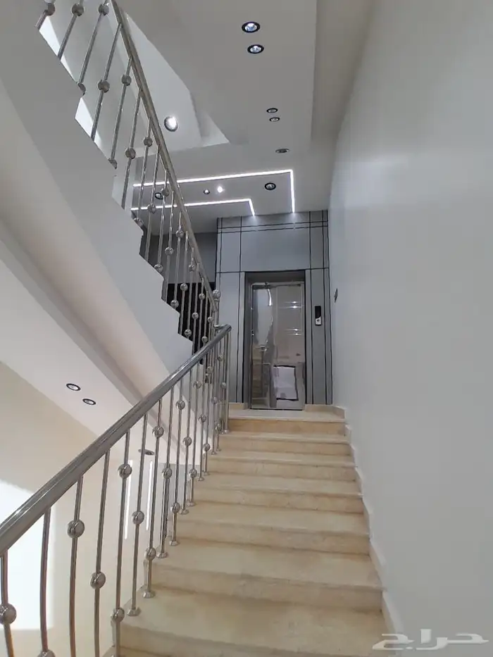 للبيع شقه دور ثاني مع سطح تشطيبات فاخره بمخطط الراجحي 2