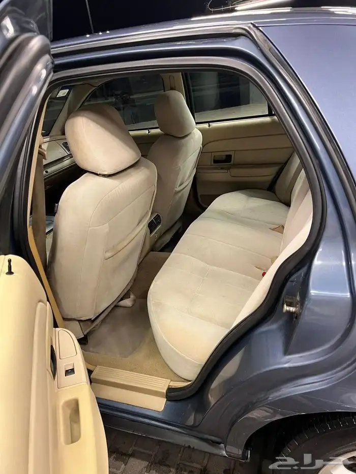 فورد فاكتوريا 2010 8