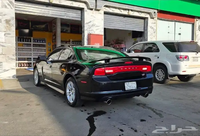 للبدل فقط بسيارة كبيرة تشارجر بدي كت srt 2013 4