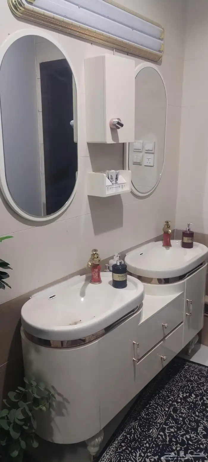 مغسلة للبيع نظيف جدا  استخدام قليل 1