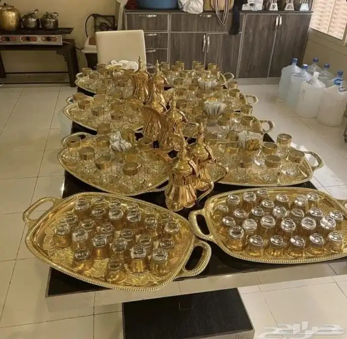 صبابين قهوجيين من انواع الضيافه رجال ونساء بعايبي الموقع الد 3