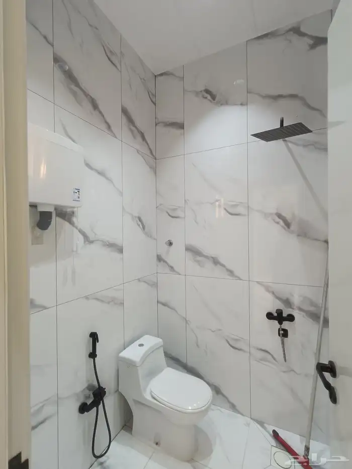 للبيع ارواف ارضيه وعلويه  سطح بحوش ومدخل سياره 37