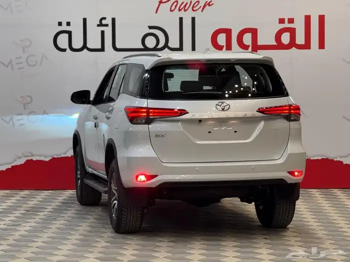 تويوتا فورتشنر GX2 بنزين 2025 1