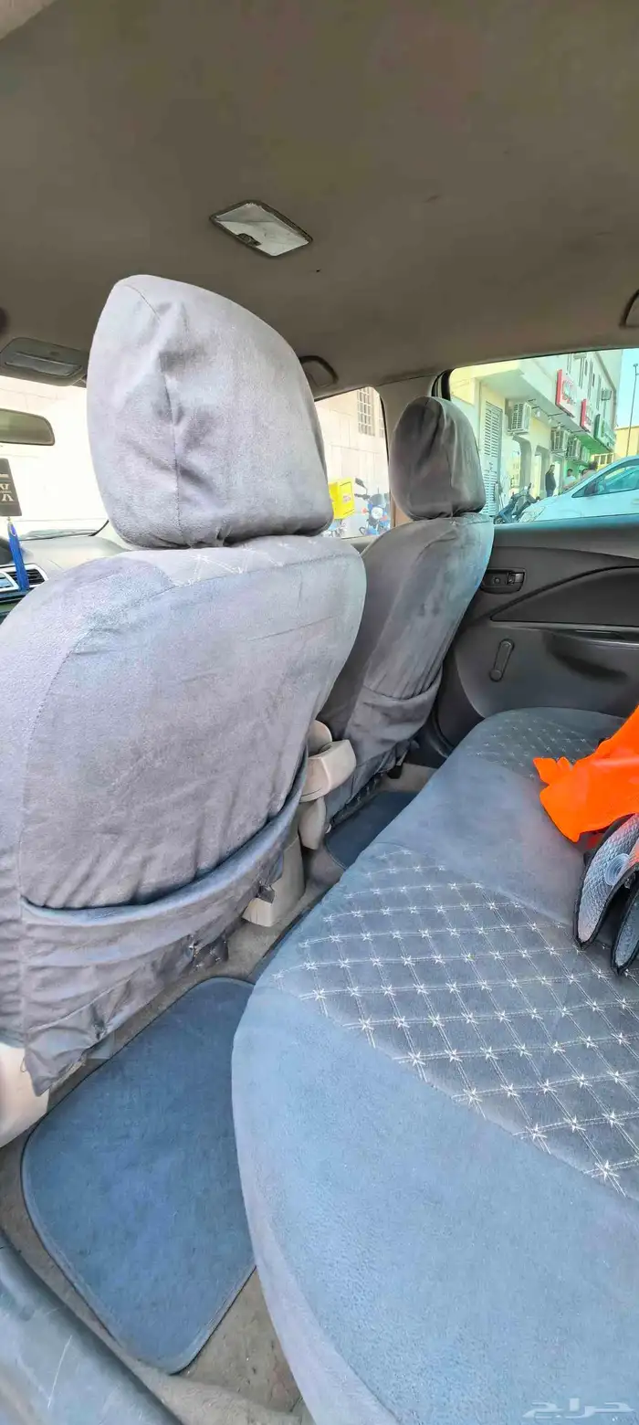 للبيع تويوتا يارس 2012 ابيض قير اوتوماتيك اللون ابيض 11