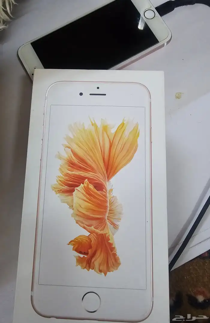 سماعة أيفون 6S وكاله أصلي تجي معه بعلمته ماستخدمه والجهاز 7