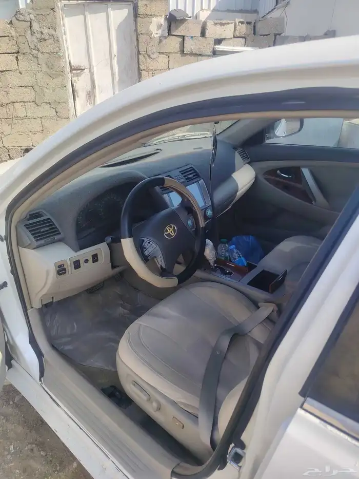 كامري GLX فل كامل 2010 ابيض لولوي 2