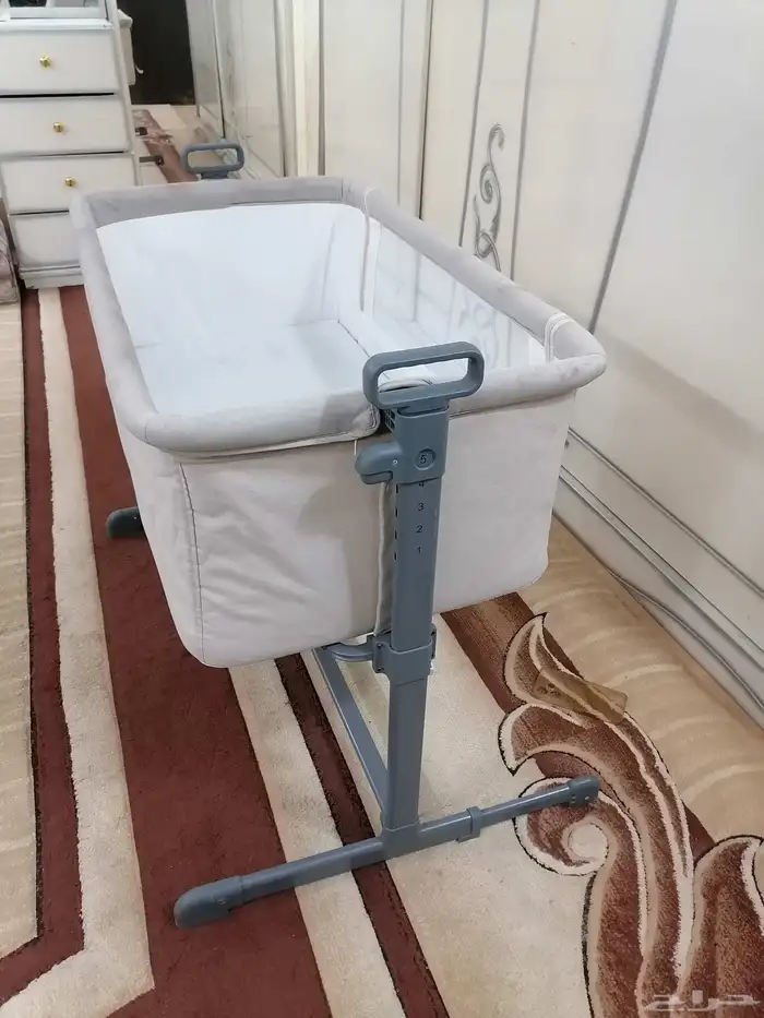 سرير اطفال نضيف مستخدم شهر واحد جديد 3
