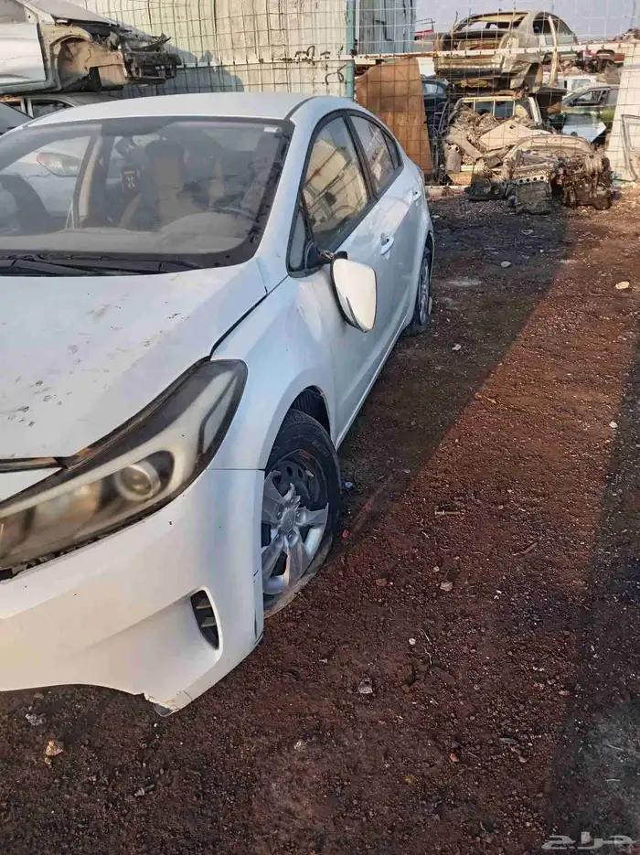 كيا سيراتو 2017تشليح قطع غيار فقط 1