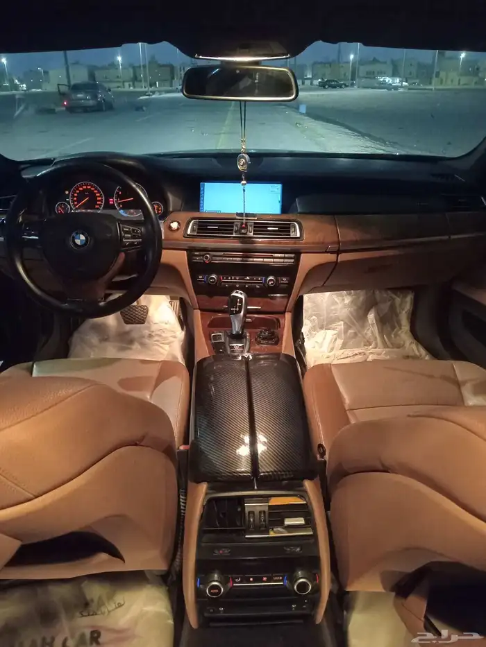 للبيع BMW 2010 الفئه 740 1