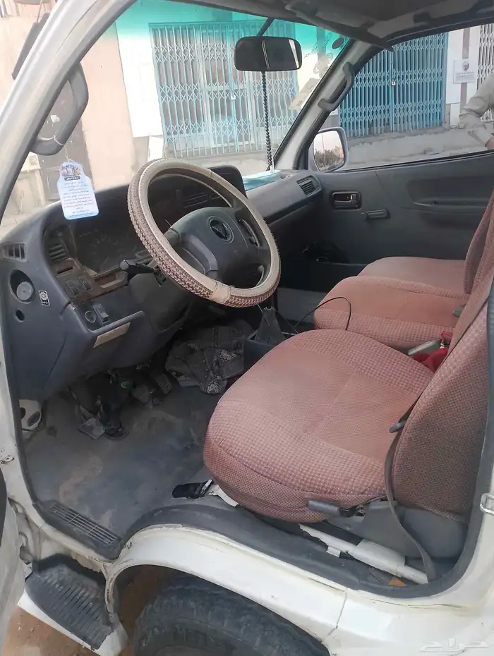 السلام عليكم ورحمه الله وبركاته يوجد سيارة اروفان باص فيتون 5