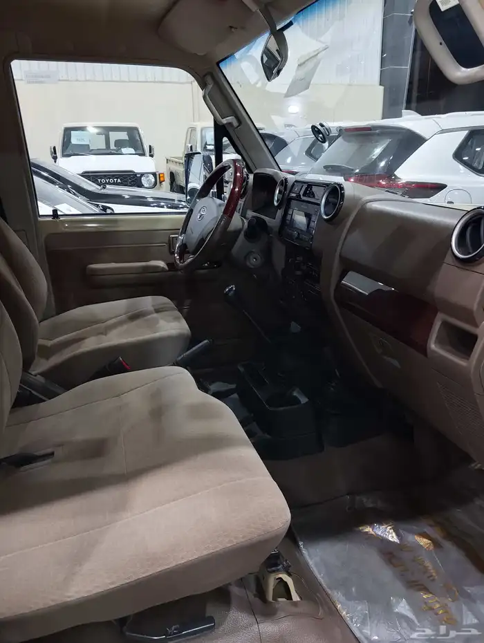 للبيع للبيع تويوتا شاص 2022 سعودي رفرف فل كامل شرط بدي ومحرك 13