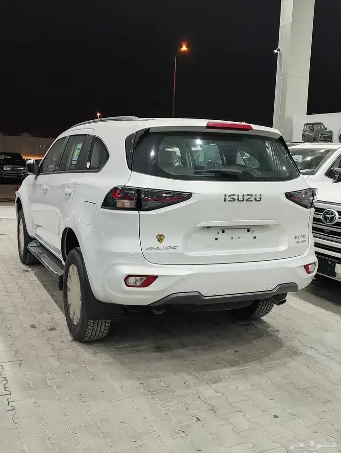 للبيع ايسوزو ميو اكس 2024 خليجي 4