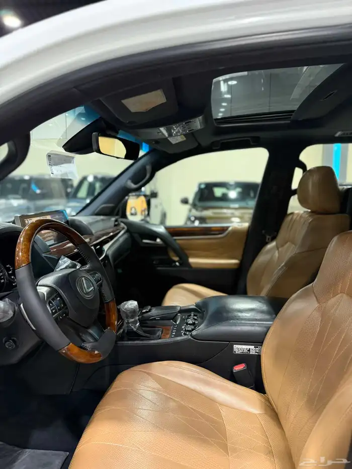 لكزس - 2016 - LX570 - معدل -2021 - بلاك اديشن 9