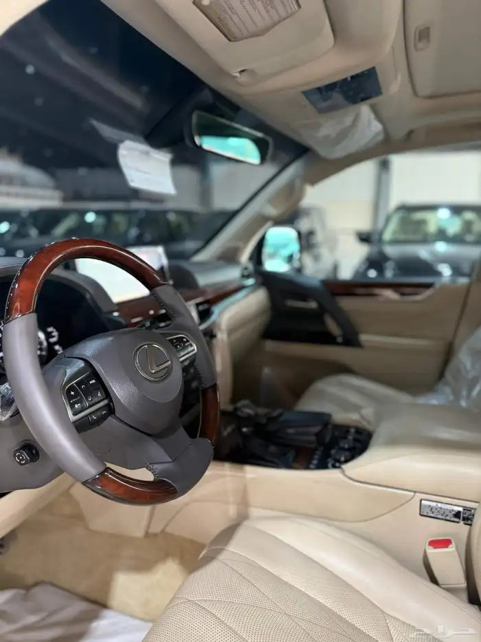 لكزس - 2020 - LX570 - فل كامل - بلاك اديشن 7