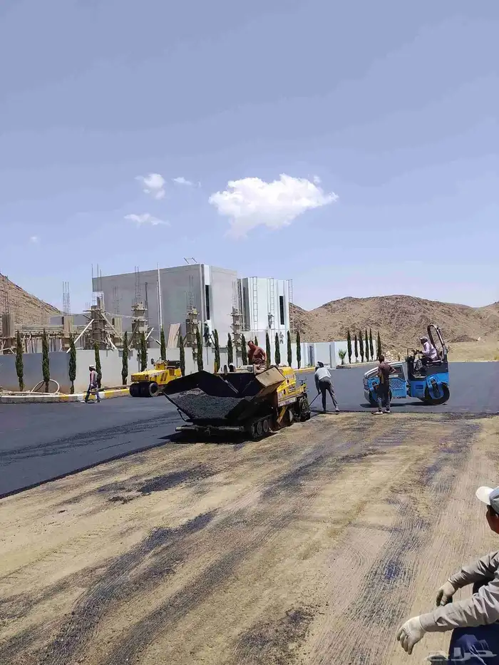 مقاول اعمال اسفلت زفلته حار مقشور تخطيط مواقف دك أرضية 4