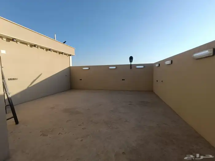 للبيع ارواف ارضيه وعلويه  سطح بحوش ومدخل سياره 28