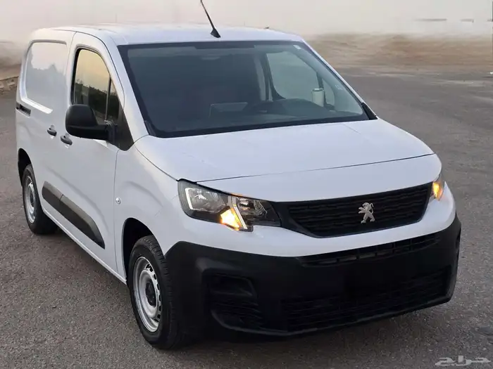 باص بضاعة ديزل 2023 بيجو بارتنر - قمة النظافة 1