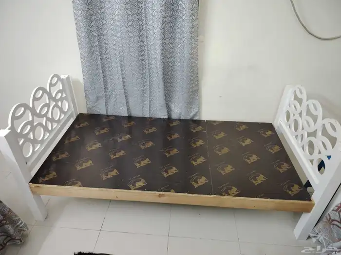 4 سراير خشب نضيفه نفر 0