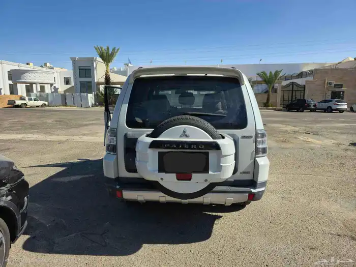 ميتسوبيشي باجيرو 2008 بدون مكينه 3