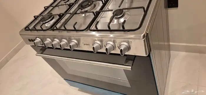 بتوجاز بحاله ممتازة والفرن جديد ما استخدم.. 9