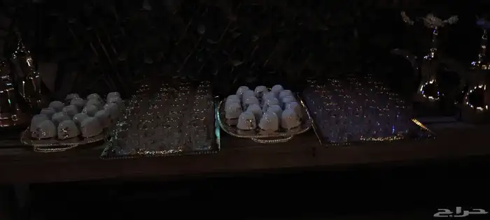 قهوجي ومضيف مقدمين خدمة VIP service for sheikhs 3