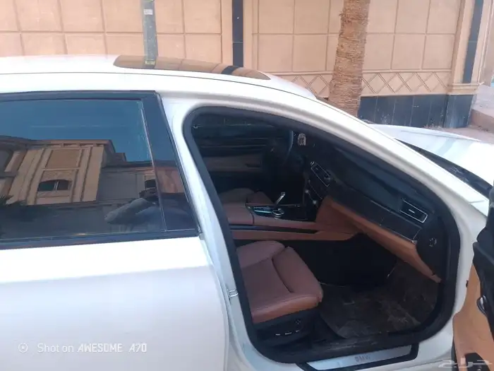 بي ام دبليو 2009 فل كامل 750 للبيع 15