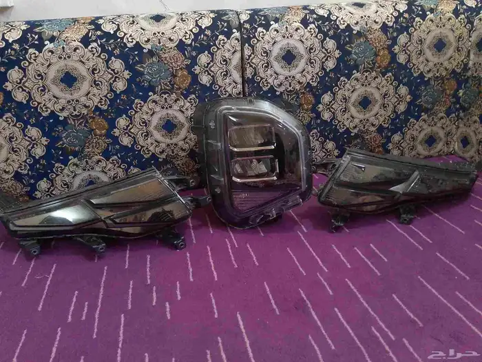 شمعات نور وكشافات كريتا 2024 فل كامل مستعمل جهه اليمين سليمه 0