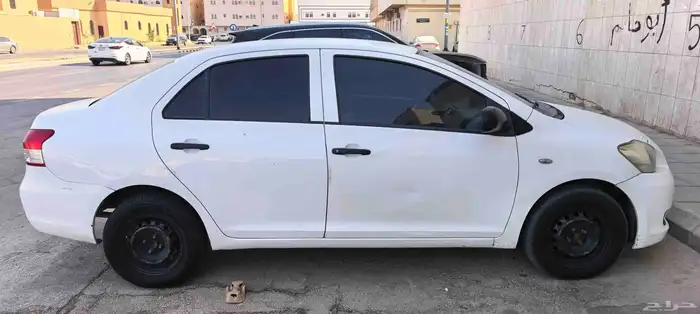 للبيع تويوتا يارس 2012 ابيض قير اوتوماتيك اللون ابيض 21