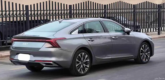 كيا كي 8 نص فل موديل 2022 6